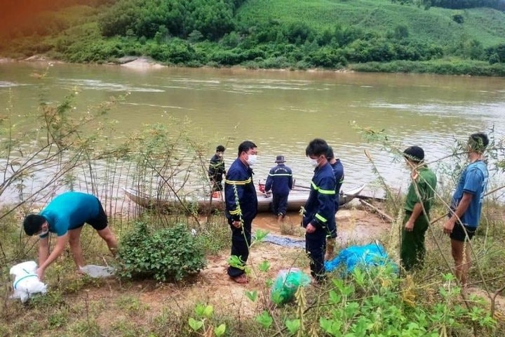 Tìm được thi thể người đàn ông bị nước cuốn trôi trên sông Xà Lò