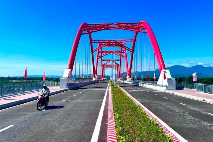 Quảng Ngãi khánh thành cầu 850 tỷ bắc qua sông Trà Khúc