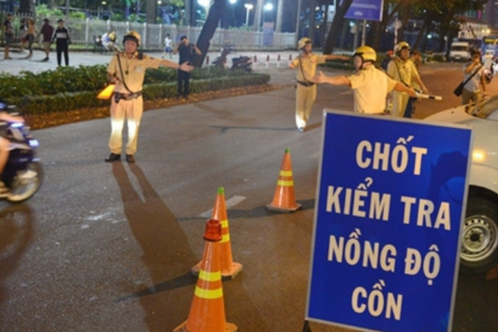 Lý giải thói quen lái xe sau cuộc nhậu dưới góc độ tâm lý học hành vi