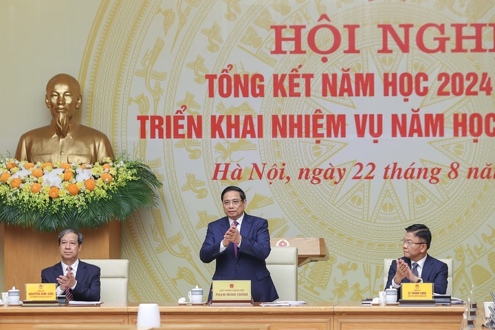 Thủ tướng chủ trì Hội nghị tổng kết năm học 2024-2025, triển khai nhiệm vụ năm học 2025-2026