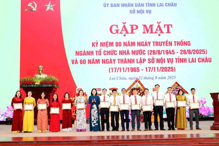 Kỷ niệm 80 năm Ngày truyền thống ngành Tổ chức nhà nước và 60 năm Ngày thành lập Sở Nội vụ tỉnh Lai Châu