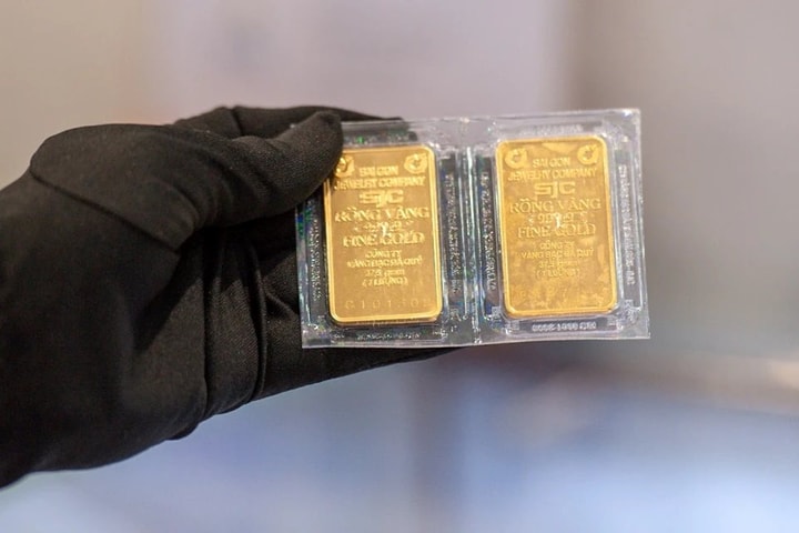 Giá vàng hôm nay 23/8: Đắt chưa từng thấy