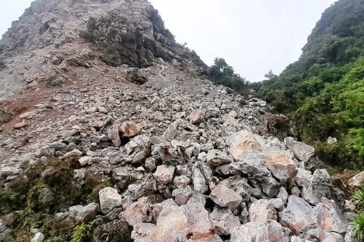 Phát hiện thi thể người phụ nữ trên sườn núi sau 3 ngày mất tích