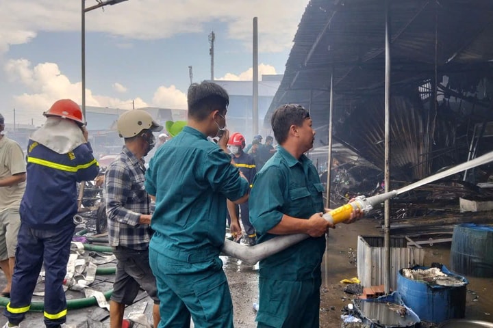 Vụ cháy chợ nhà lồng ở Cà Mau gây thiệt hại hơn 20 tỷ đồng