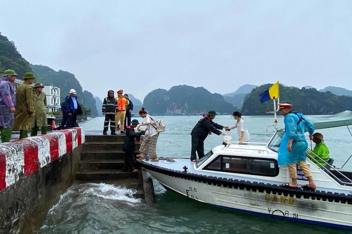 Hải Phòng dừng tàu thuyền, phà và du lịch biển từ chiều 24/8