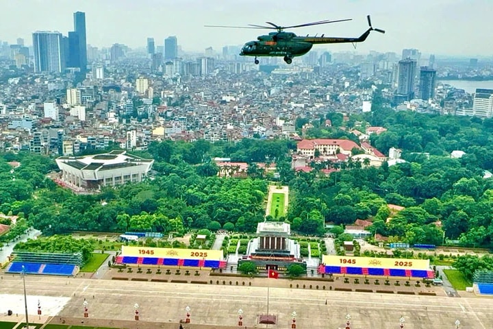 Mãn nhãn với màn hợp luyện máy bay ở quảng trường Ba Đình