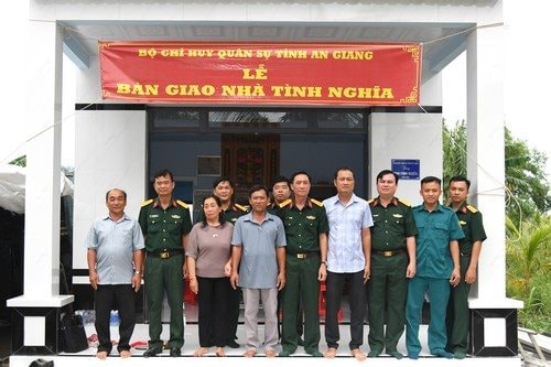 Bàn giao 5 căn nhà tình nghĩa nhân dịp lễ Quốc khánh