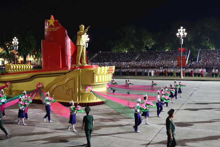Những hình ảnh ấn tượng tại buổi sơ duyệt diễu binh cấp Nhà nước