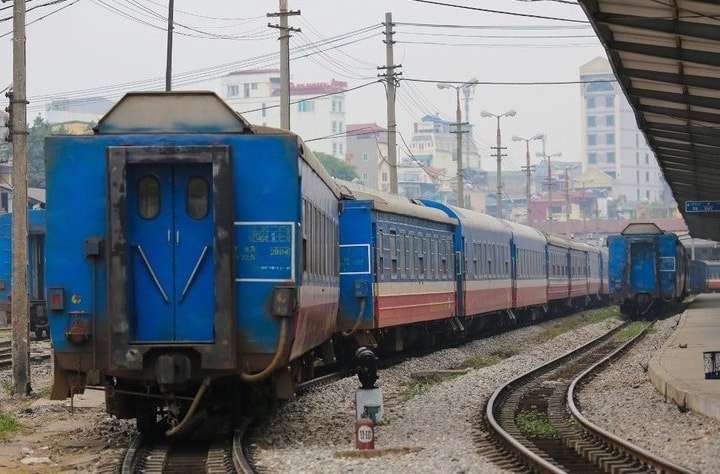 Tạm dừng tổ chức chạy tàu vào trung tâm Hà Nội một số khung giờ