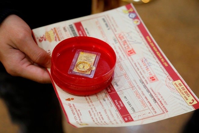 Giá vàng hôm nay 28/8: "Xé rào" tạo đỉnh mới