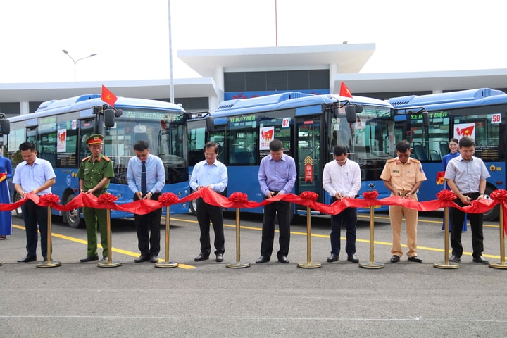 TP.HCM khai trương Bến xe buýt Hóc Môn gần 70 tỷ đồng