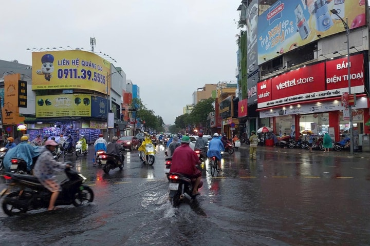 Đà Nẵng  triển khai ứng phó mưa lớn, lũ quét và sạt lở đất