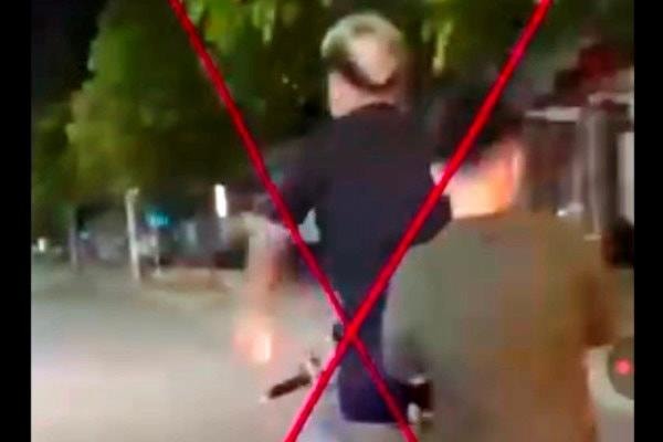 Tịch thu xe máy nam thanh niên điều khiển thả 2 tay, không đội mũ bảo hiểm