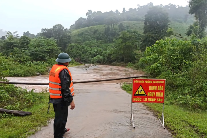 Mưa lớn gây ngập cầu tràn, sạt lở đất tại nhiều khu vực ở Quảng Trị