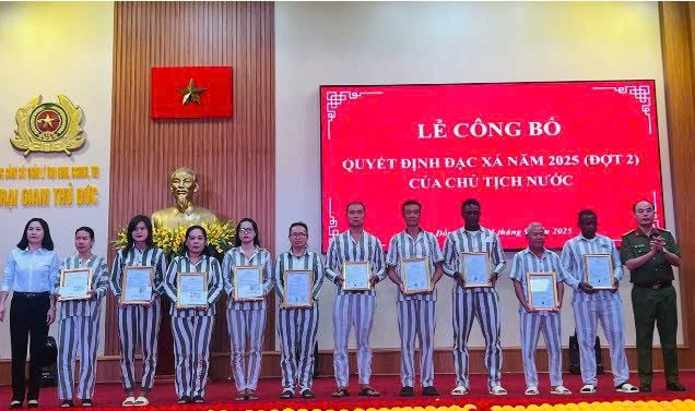 712 phạm nhân Trại giam Thủ Đức và Trại giam Huy Khiêm được đặc xá
