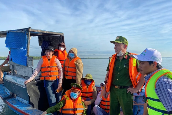 Gia Lai ra quân kiểm tra, xử lý khai thác thủy sản trái phép trên Đầm Thị Nại