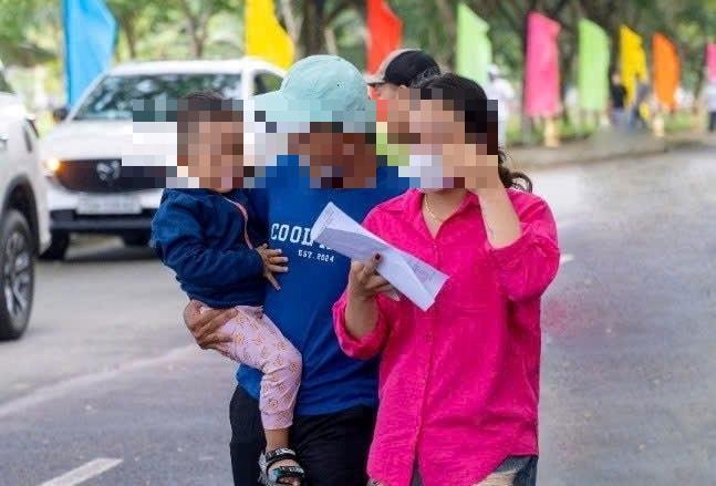 Nước mắt ngày đoàn tụ