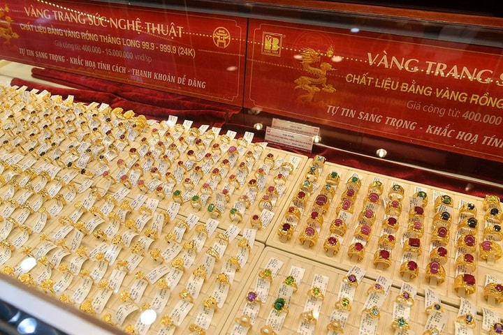 Giá vàng hôm nay 3/9: Tăng gần 3 triệu đồng/lượng