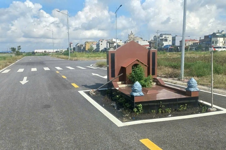 Ngôi mộ nằm giữa đường, lãnh đạo TP Hải Phòng chỉ đạo khẩn
