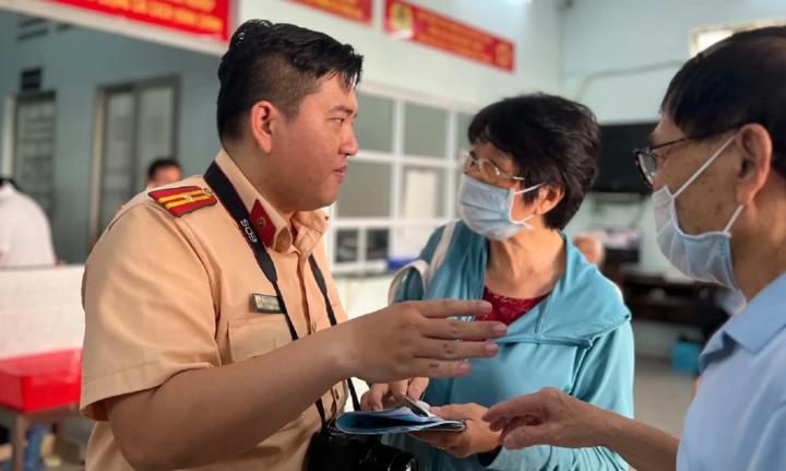 Thí điểm chuyển quyền sở hữu xe không cần công chứng, chứng thực