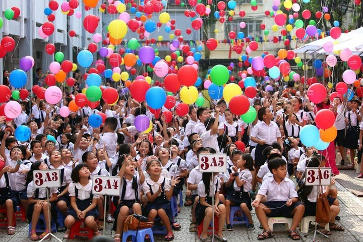 Những đối tượng nào được miễn học phí từ năm học mới?