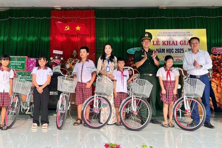 Đắk Lắk: Bộ đội Biên phòng trao hơn 2,4 tỷ đồng hỗ trợ học sinh dân tộc thiểu số