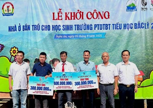 Hội DNNT tại TP HCM hỗ trợ 1 tỷ đồng xây trường cho học sinh vùng lũ tại Nghệ An