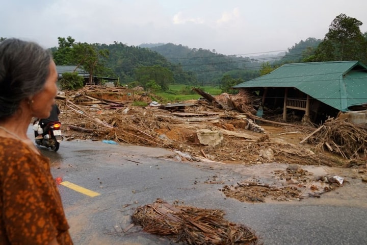 Thanh Hóa: Khẩn trương xây dựng, sửa chữa hàng trăm ngôi nhà, trường học sau bão số 5