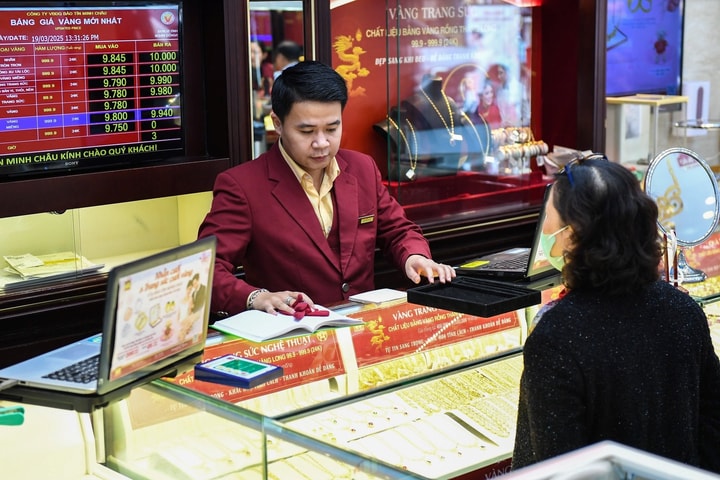 Giá vàng hôm nay 6/9: Thị trường tự do diễn biến bất thường