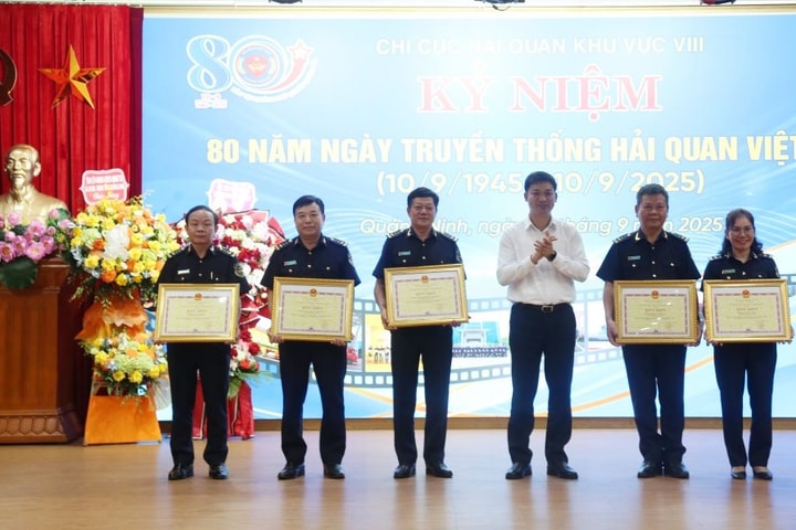 Hải quan Khu vực VIII kỷ niệm 80 năm Ngày truyền thống Ngành Hải quan Việt Nam