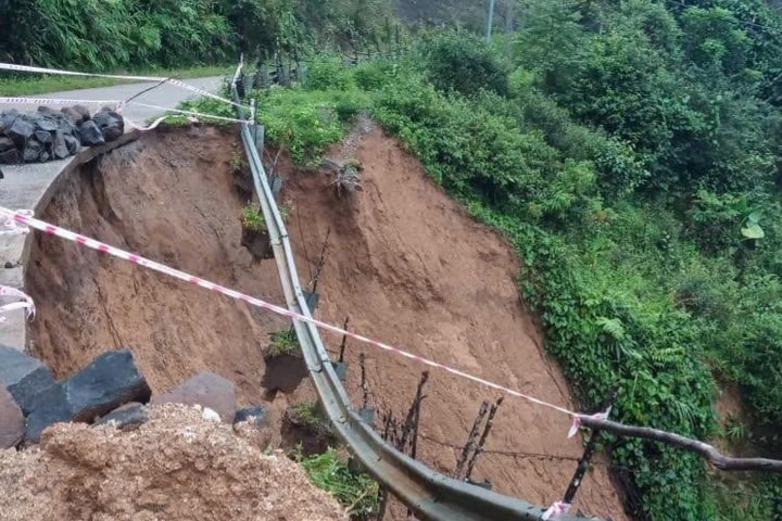 Quảng Ngãi: Cần sớm khắc phục sạt lở trên tỉnh lộ 673