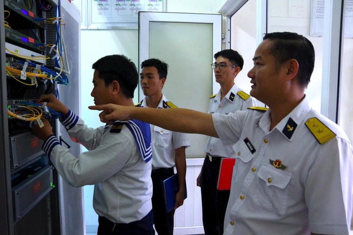 Kiến tạo nền tảng số của ngành thông tin Hải quân