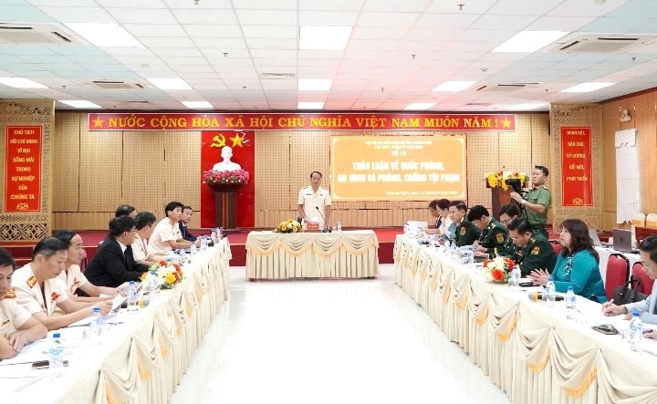 Chú trọng an ninh, quốc phòng và phòng, chống tội phạm trong tình hình mới