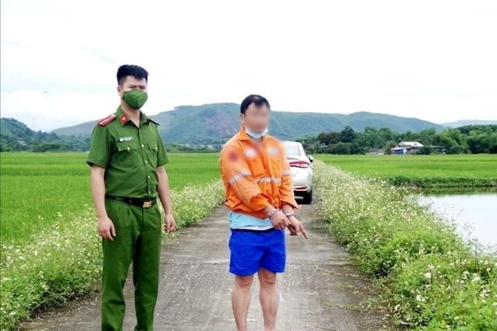 Đặt mua điện thoại rồi ra tay cướp khi nhân viên giao hàng