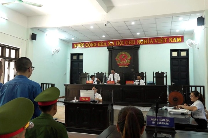 Nhóm thanh niên rủ nhau “bay lắc” hầu tòa