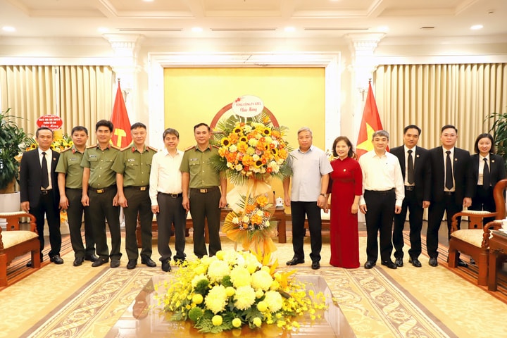 Tổng công ty Công nghệ - Viễn thông Toàn cầu (Bộ Công an) chúc mừng Ngày truyền thống Tòa án nhân dân