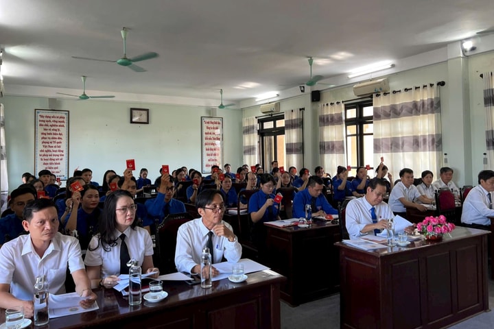 Chi đoàn TAND TP Huế tổ chức sinh hoạt chính trị với chủ đề “Tự hào Việt Nam”