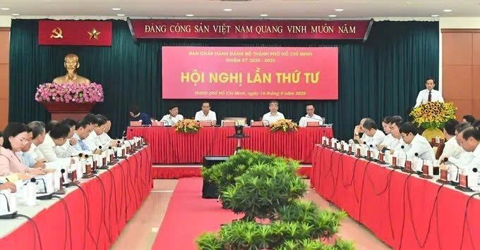 TP.HCM phấn đấu đẩy mức độ tăng trưởng cao nhất có thể