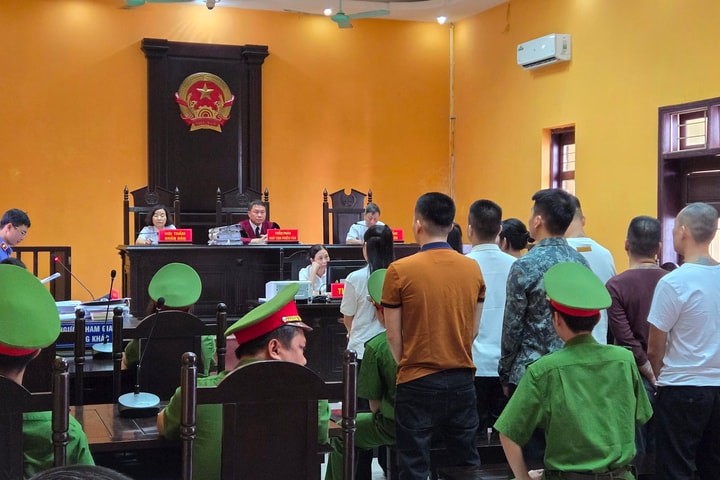 9 bị cáo tổ chức, mua bán ma túy nhận hơn 80 năm tù