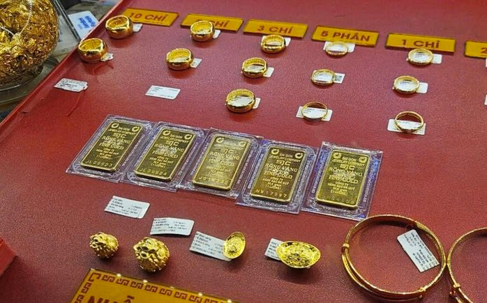 Giá vàng hôm nay 17/9: Đi ngang ở mức cao