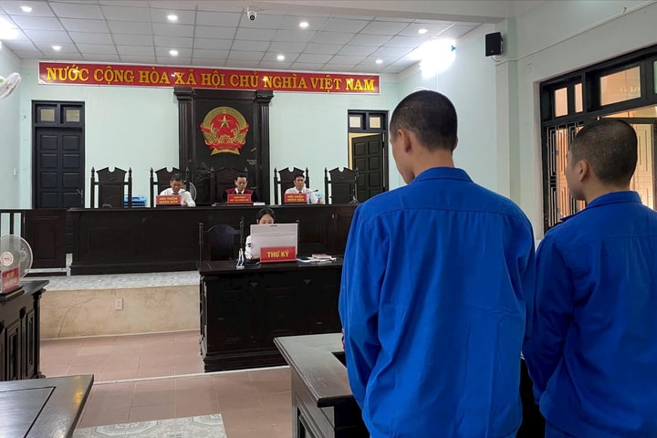 Hai bị cáo lĩnh án vì mua bán ma túy qua mạng xã hội