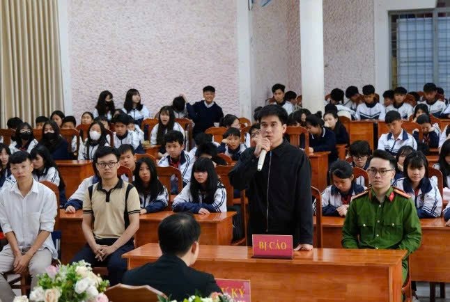 Phiên tòa giả định - cảnh tỉnh tuổi học trò