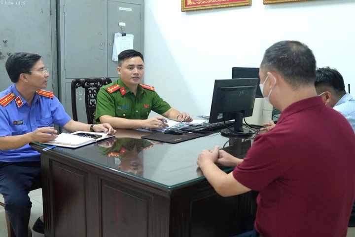 Làm giả hồ sơ năng lực, 34 bị can bị khởi tố