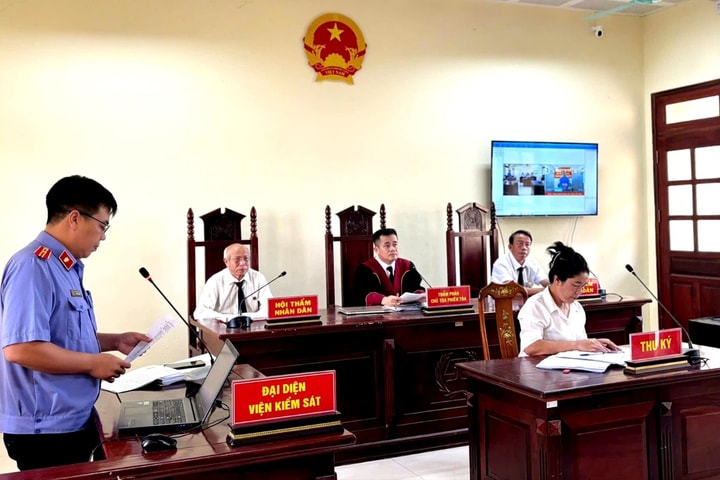 Mượn xe của anh họ đi mua thuốc lá rồi đem bán