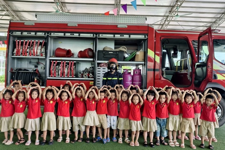 Quảng Ninh: Học sinh, người dân hào hứng trải nghiệm kỹ năng phòng cháy chữa cháy