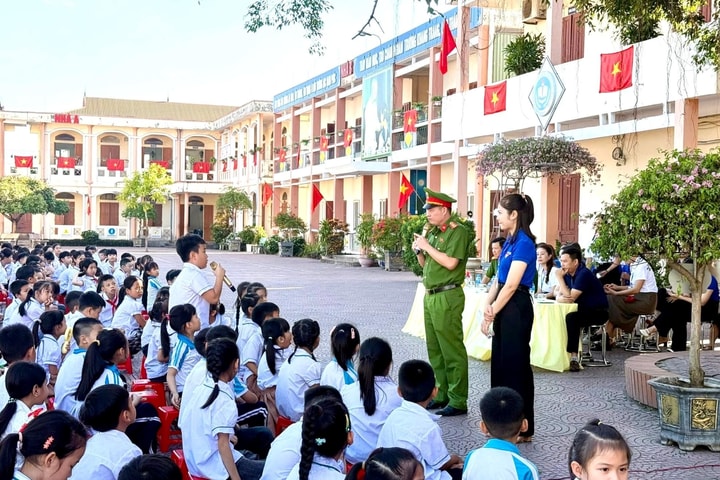 Hải Phòng tuyên truyền an toàn giao thông cho học sinh