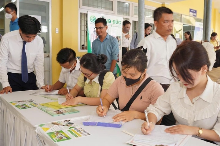 Nhiều cơ hội việc làm tại “Tháng việc làm 2025” ở Huế