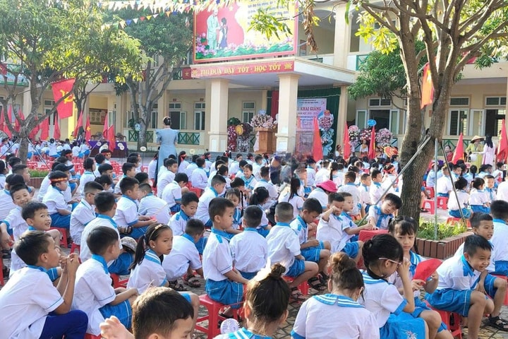 Nghệ An: Sở Giáo dục và Đào tạo yêu cầu tạm dừng thu xã hội hóa trong năm học mới