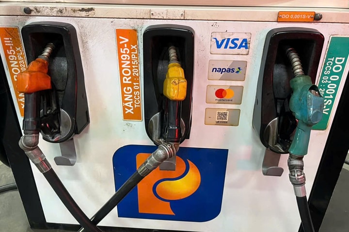 Giá xăng dầu tăng trở lại