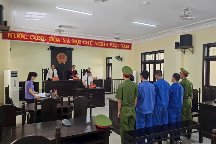 Rủ nhau sử dụng ma túy, 3 bị cáo nhận 19 năm tù